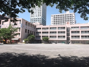 新宿区立花園小学校の画像1