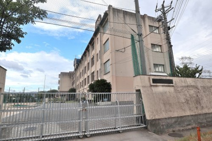 八尾市立亀井中学校の画像1