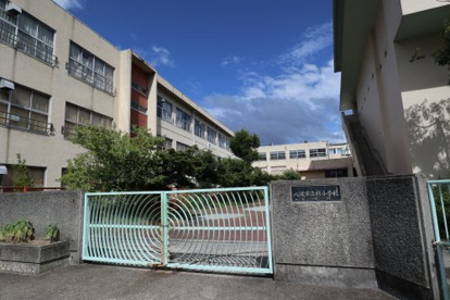 八尾市立桂小学校の画像1