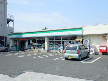 ファミリーマート横浜和泉町店の画像1