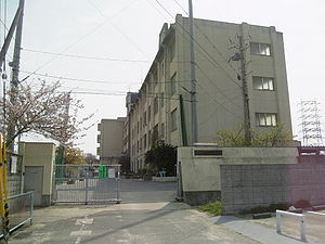 八尾市立亀井中学校の画像1