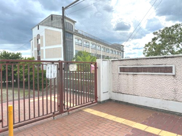 豊中市立第十八中学校の画像1