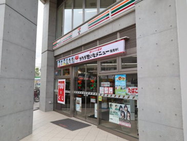 セブンイレブン 足立五反野駅前店の画像1