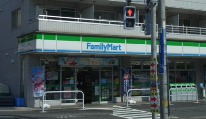 ファミリーマート 市川湊新田二丁目店の画像1