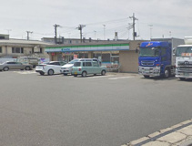 ファミリーマート愛川桜台店