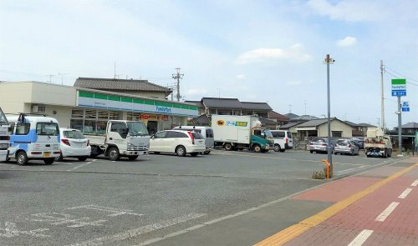 ファミリーマート/富士見羽沢三丁目店の画像1