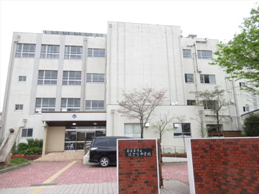 名古屋市立 はとり中学校の画像1
