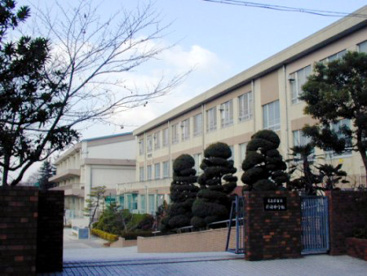 名古屋市立新郊中学校の画像1
