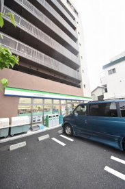 ファミリーマート　千住河原町墨堤通り店の画像1