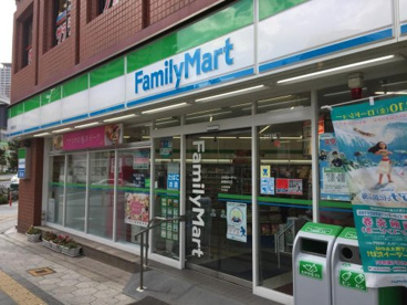 ファミリーマート 鶴橋駅前店の画像1
