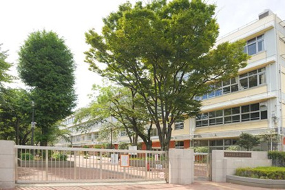 世田谷区立三宿中学校の画像1