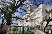 新宿区立戸山小学校