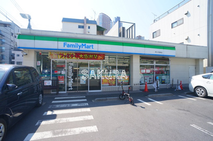 ファミリーマート新丸子駅東店の画像1