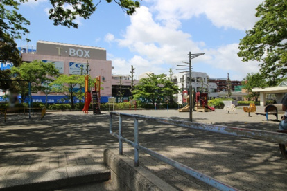 藤が丘駅前公園の画像1