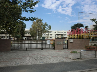 横浜市立潮田小学校の画像1