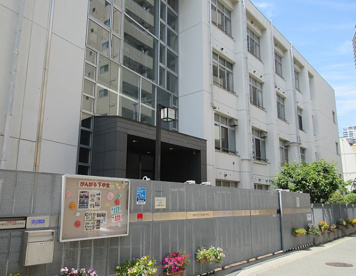 大阪市立下福島中学校の画像1