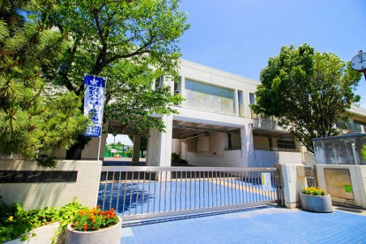 横浜市立あざみ野中学校の画像1