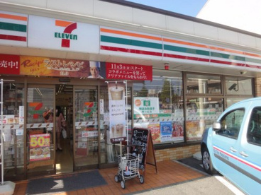 セブンイレブン 名古屋栄生駅北店の画像1