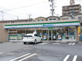 ファミリーマート 中小田井公園前店