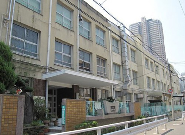 大阪市立南市岡小学校の画像1