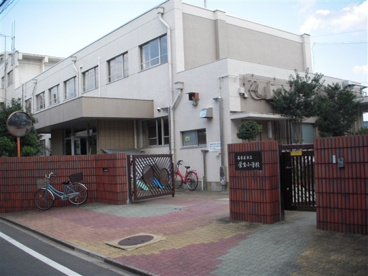 名古屋市立栄生小学校の画像1