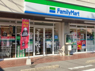 ファミリーマート 千成通店の画像1