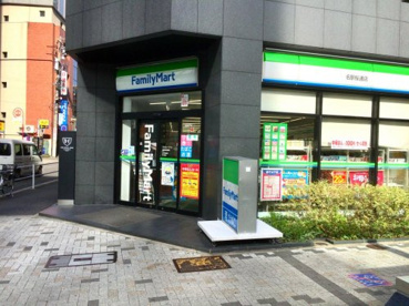 ファミリーマート 名駅桜通店の画像1