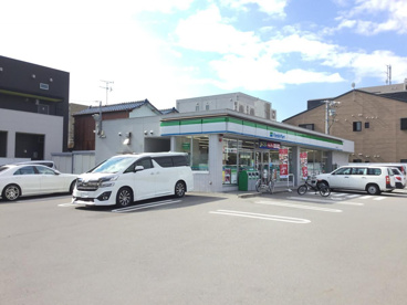 ファミリーマート 中村公園北口店の画像1