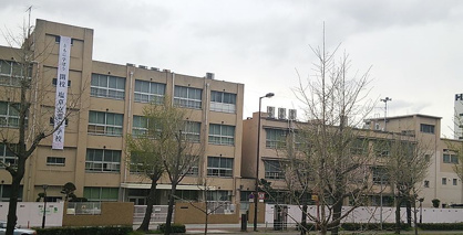 大阪市立塩草立葉小学校の画像1