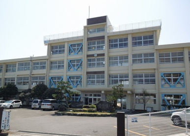 鳴門市立瀬戸中学校の画像1