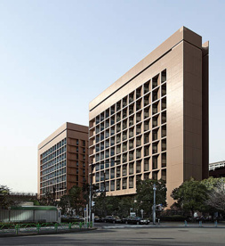 聖路加国際病院の画像1