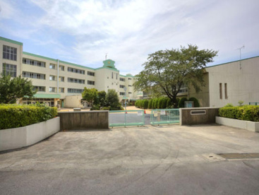 流山市立長崎小学校の画像1