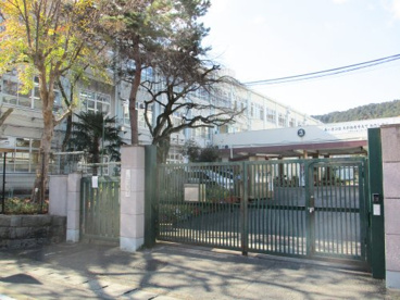 京都市立 陵ケ岡小学校の画像1