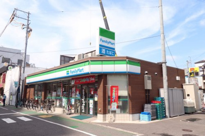ファミリーマート 羽衣駅西店の画像1