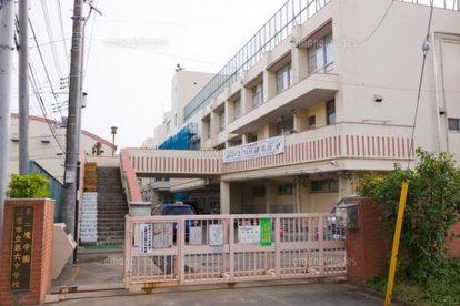 三鷹市立第六中学校の画像1
