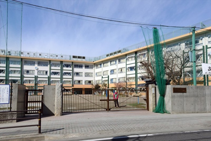 三鷹市立第一小学校の画像1