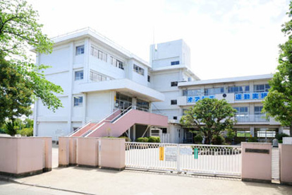 府中市立府中第八中学校の画像1