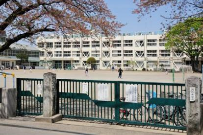 日野市立潤徳小学校の画像1