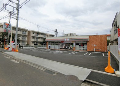セブンイレブン 百草園駅北口店の画像1