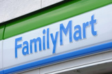 ファミリーマート 江坂駅北店