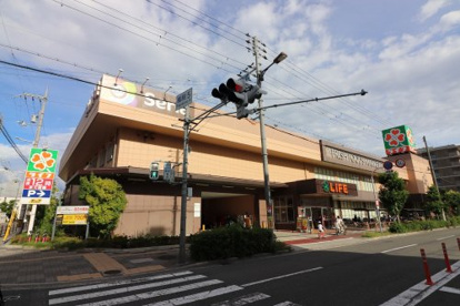 ライフ セントラルスクエア高殿店の画像1