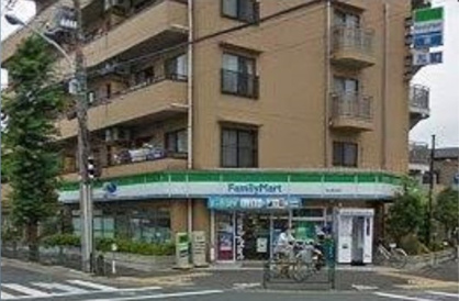 ファミリーマート 狛江東和泉店の画像1