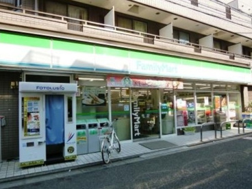 ファミリーマート 杉並下高井戸四丁目店の画像1