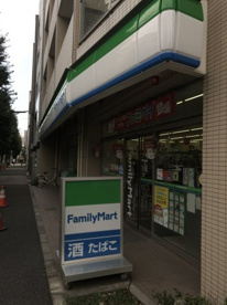 ファミリーマート 大塚三丁目店の画像1
