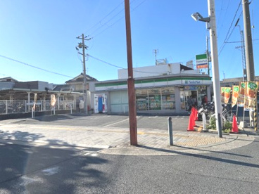 ファミリーマート 大阪金剛駅前店の画像1
