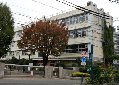 世田谷区立三宿中学校の画像1