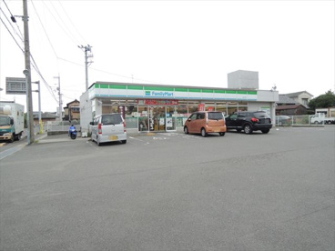 ファミリーマート堀江町店の画像1