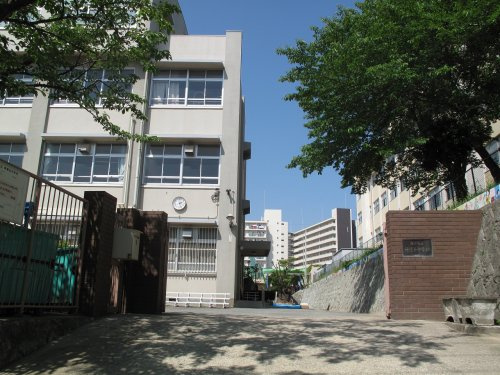 神陵台中学校の画像