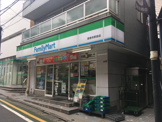 ファミリーマート 豪徳寺駅前店