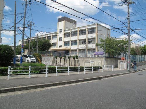 小束山小学校の画像